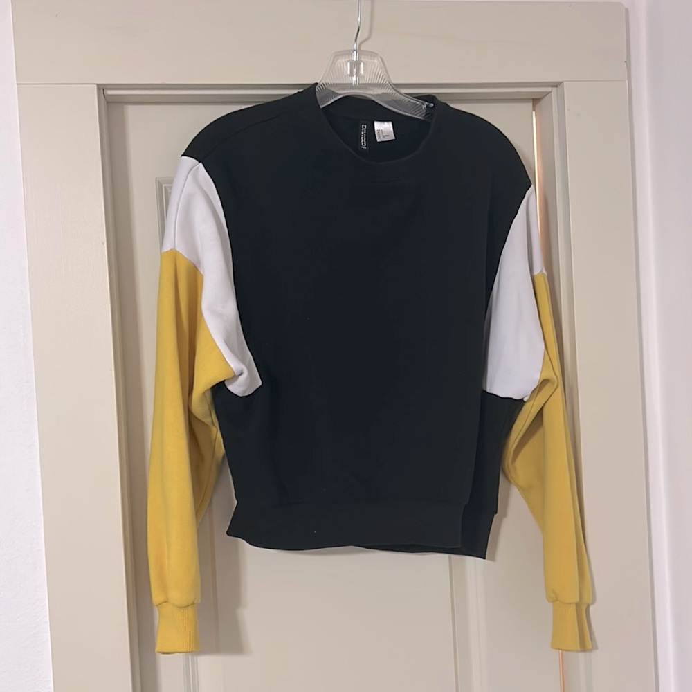H&M Divided women’s crew neck sweatshirt black white yellow size S
